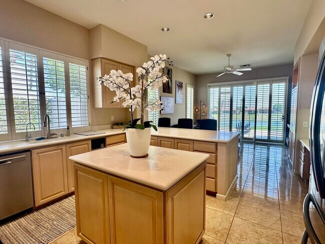 Building Photo - 57600 Interlachen