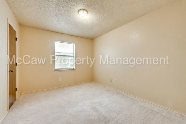 Building Photo - 2913 Green Ridge St