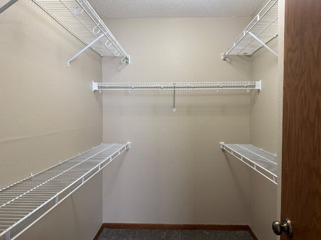 Building Photo - 2733-33 1/2 33 1/2 Ave S