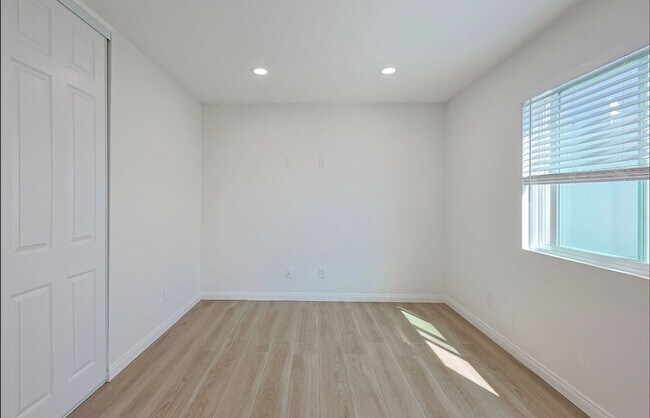 Building Photo - 143 Buccaneer Dr