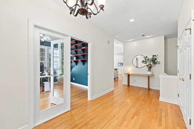 Building Photo - 108 Clay Cir