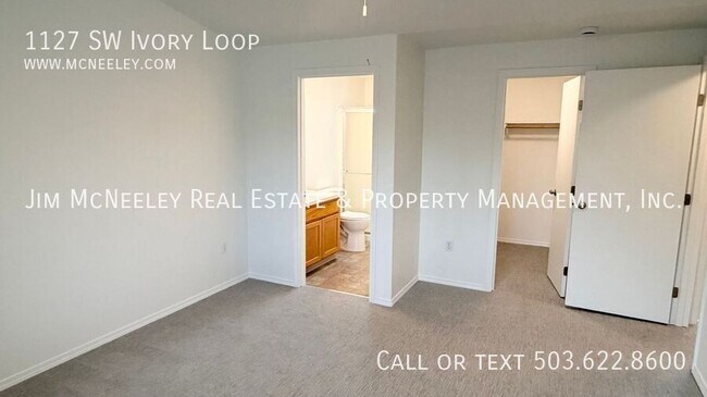 Building Photo - 1127 SW Ivory Loop