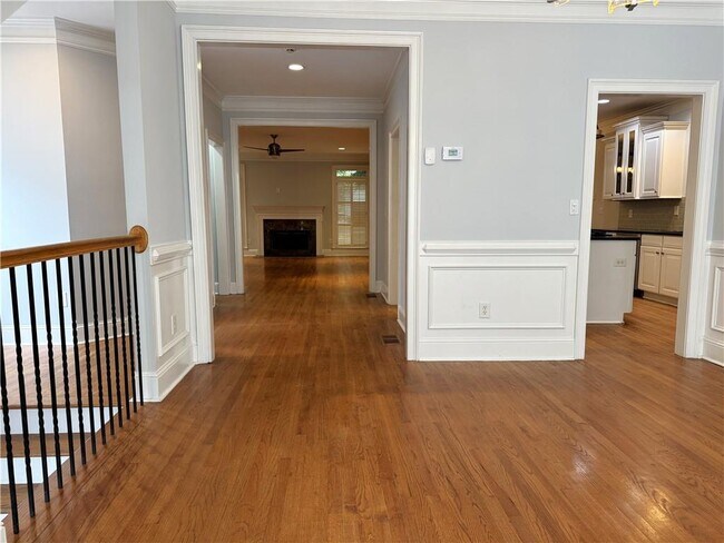 Building Photo - 871 Lenox Ct NE