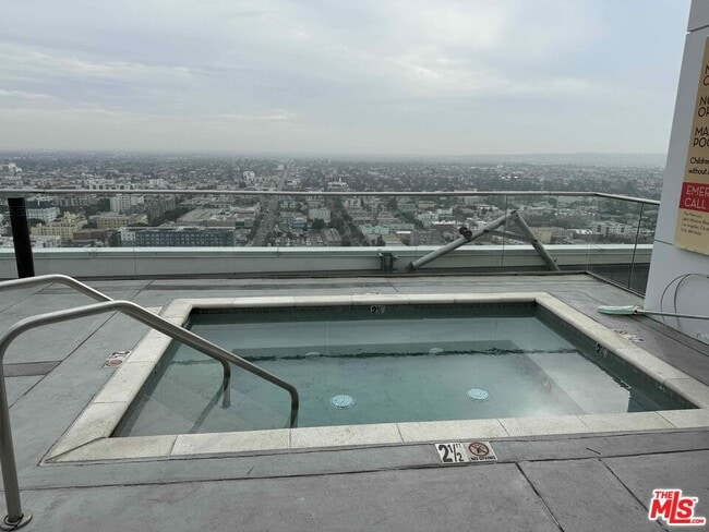 Building Photo - 3810 Wilshire Blvd