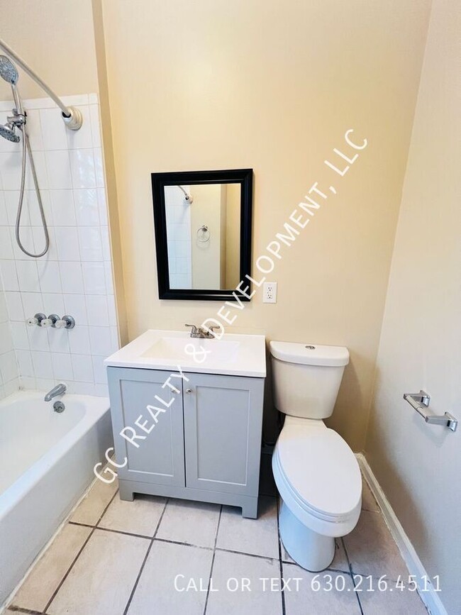 Building Photo - *** $1000 OFF RENT - 4 BEDROOM - 1 BTH / H...