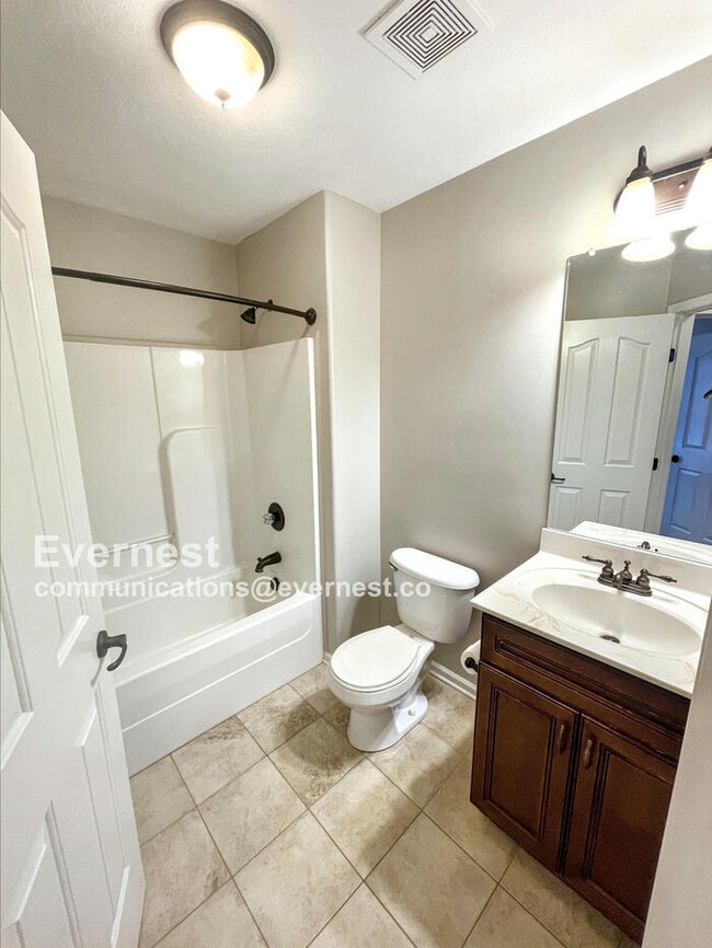 Building Photo - 1153 Chinook Cir