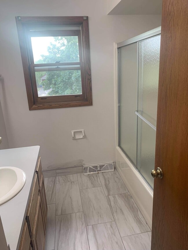 Building Photo - 4050 S Brust Ave