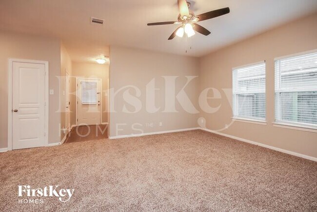 Building Photo - 135 Mustang Stampede Dr