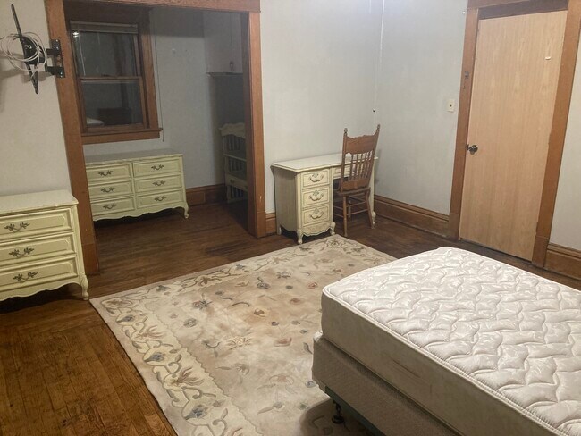 226 W Locust - 534 College Ave