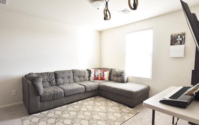 Building Photo - Charming Home in Casa Grande Available in June!!