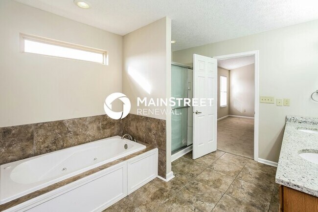 Building Photo - 4 Bedroom Pet-Friendly Home in Indianapoli...