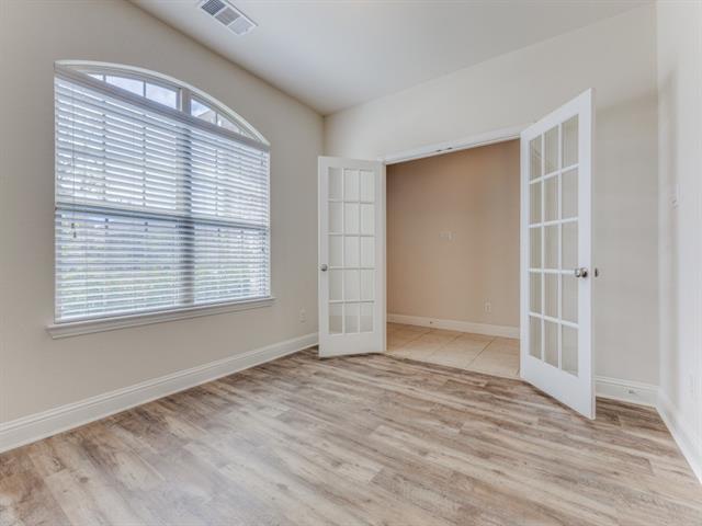 Building Photo - 1016 Llano Falls Dr