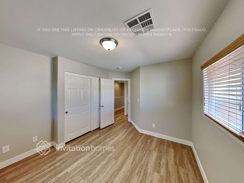 Building Photo - 636 Port Talbot Ave