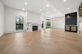Building Photo - 652 Huntley Dr