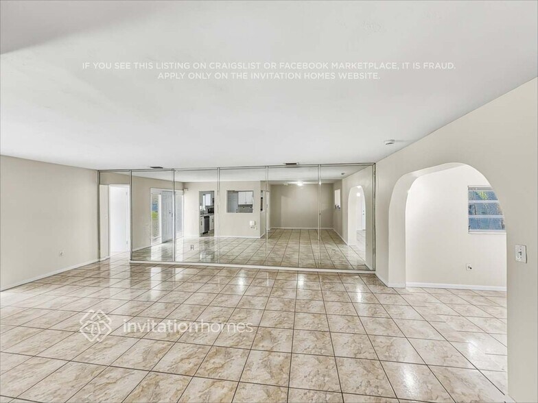 Building Photo - 1270 NW 196th St