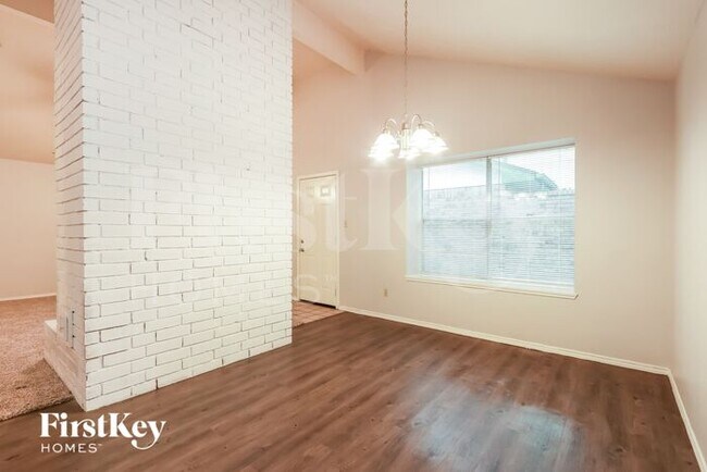 Building Photo - 3048 Walnut Springs Dr