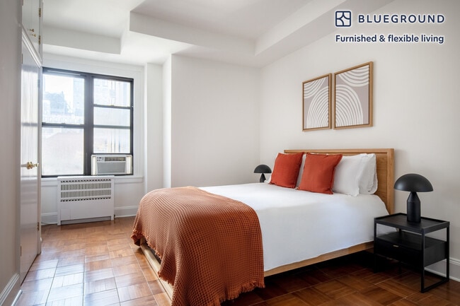 Building Photo - 952 5th Ave