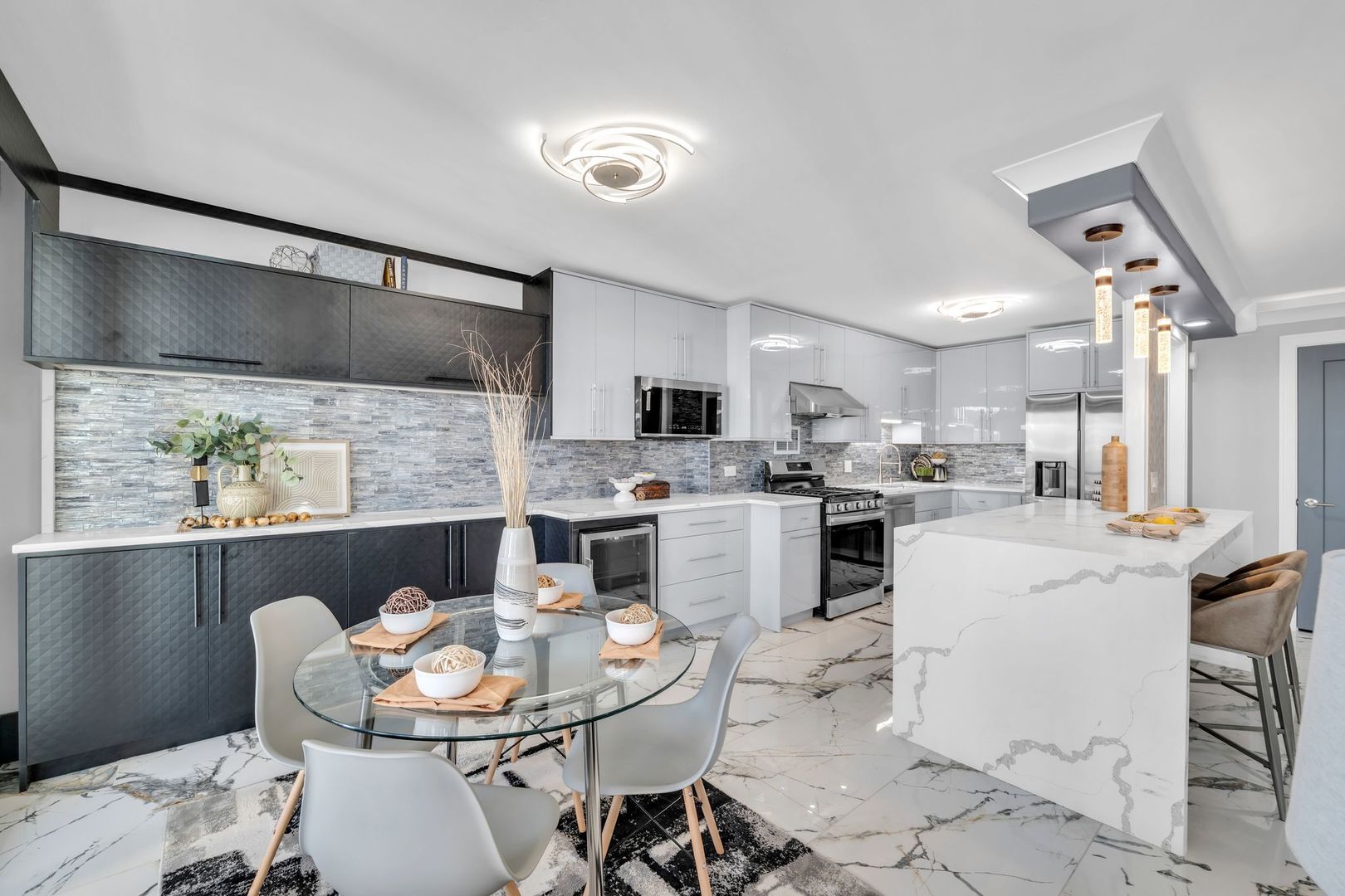 Building Photo - 400 E Randolph St