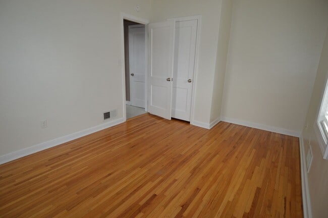 Building Photo - Wonderful 2 Bedroom/2 Bathroom House for Rent