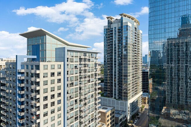 Building Photo - 1250 S Michigan Ave