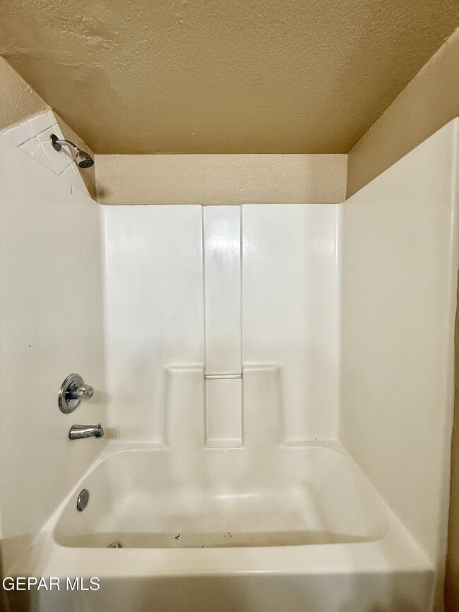 Building Photo - 3401 Tierra Zafiro Dr