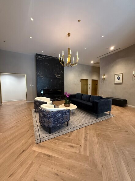 Building Photo - 340 W Superior St