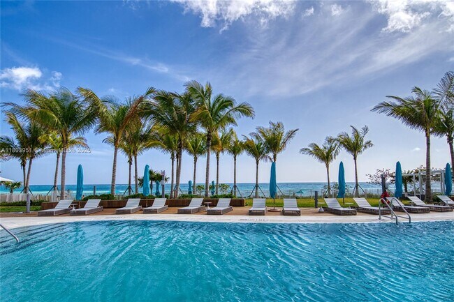 Building Photo - 15701 Collins Ave