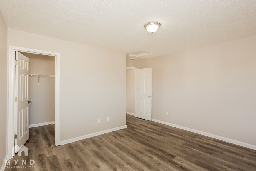 Building Photo - 115 Thistle Wood Dr