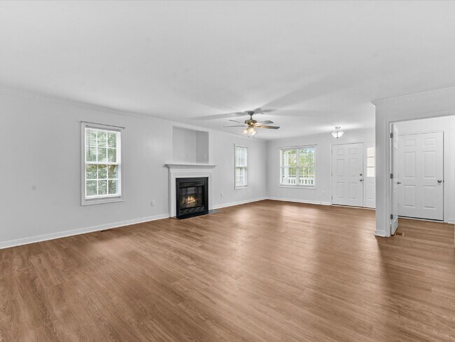 Building Photo - 5701 Hereld Green Dr