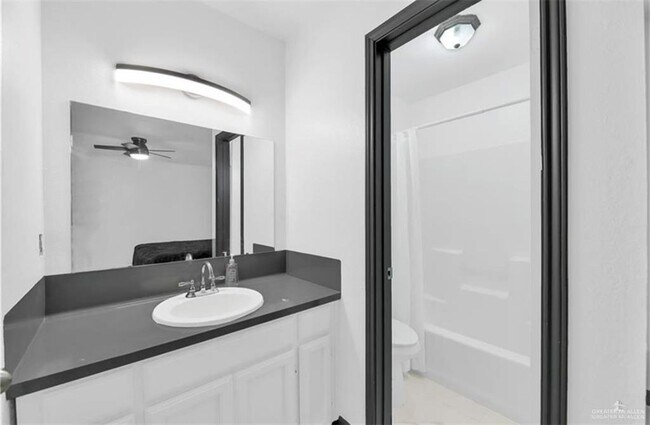 Building Photo - 4109 Sonora Ave