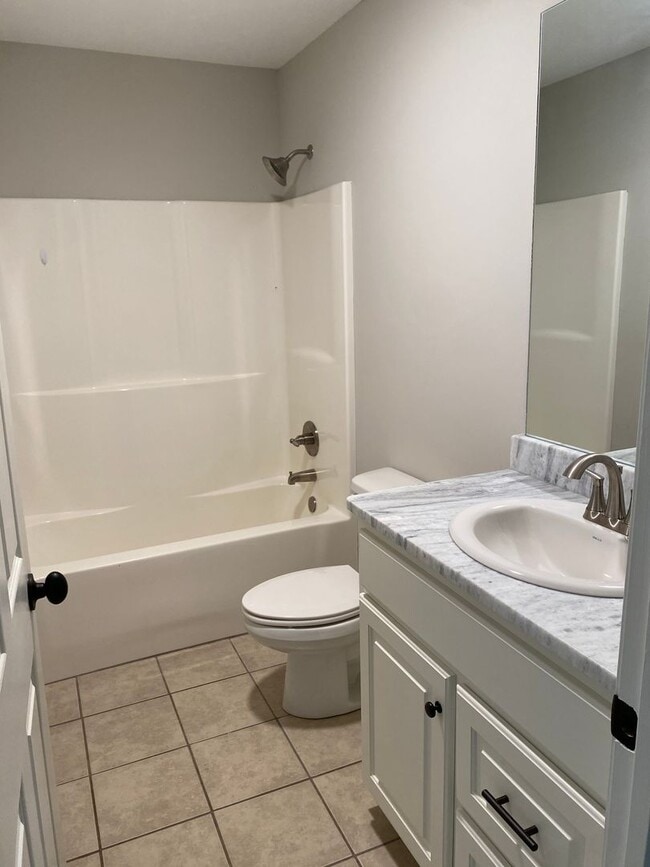 Building Photo - Split Floorplan Nestled off S. Lamar on Pe...