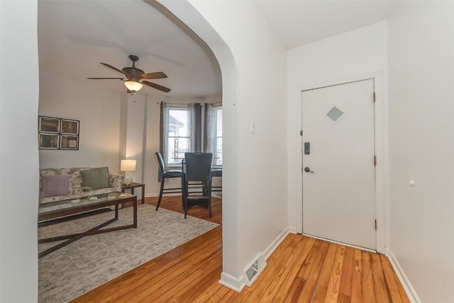 Building Photo - 4992 Botanical Ave