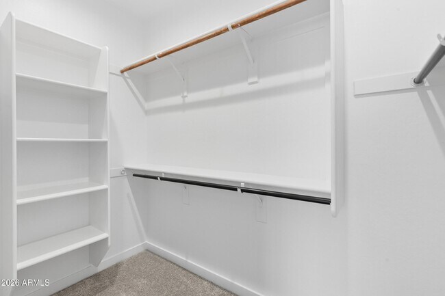 Building Photo - 519 S Avocet St