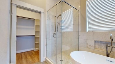 Building Photo - 711 Schwartz St