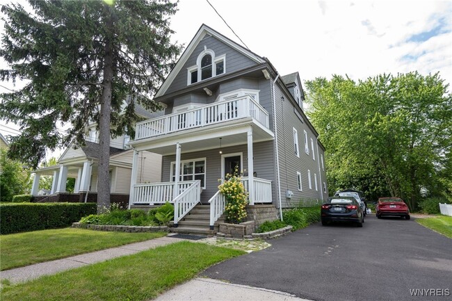 Building Photo - 933 Tifft St