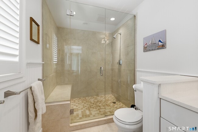 Building Photo - 2 Miller St