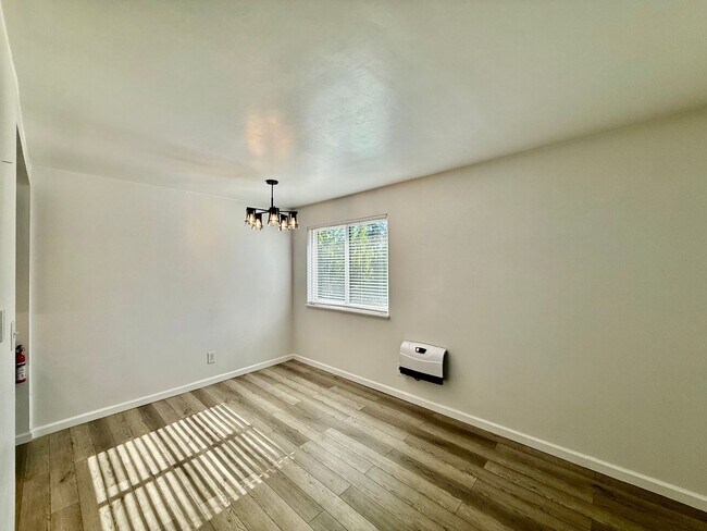 Building Photo - Beautiful 2 bed, 2 bath Shoreline Condo, $2400/mo.