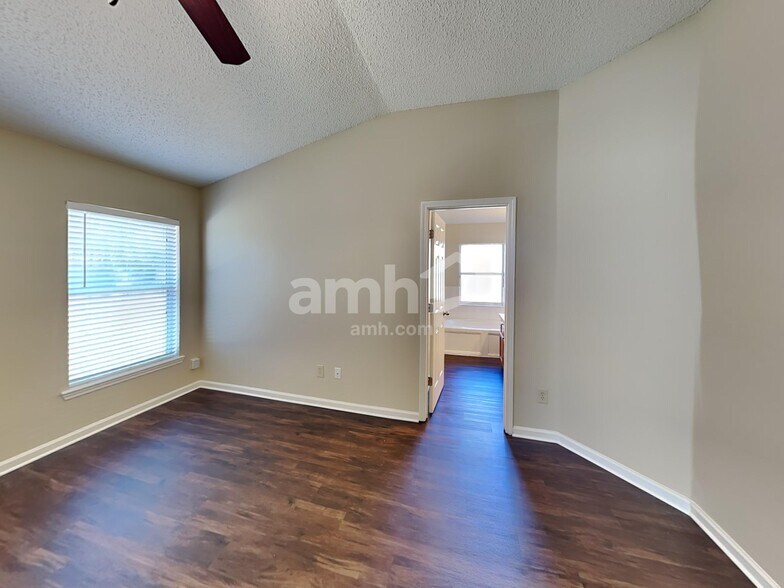 Building Photo - 1758 Dartmouth Dr