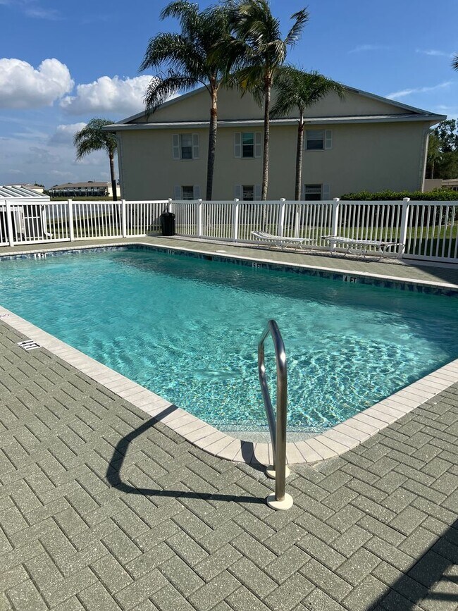 Building Photo - The Porches of Deep Creek Punta Gorda