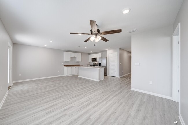 Building Photo - 5028 Rivergrass Dr