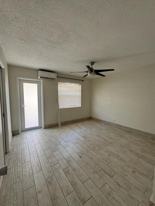 Building Photo - 340 SW 16th Ct