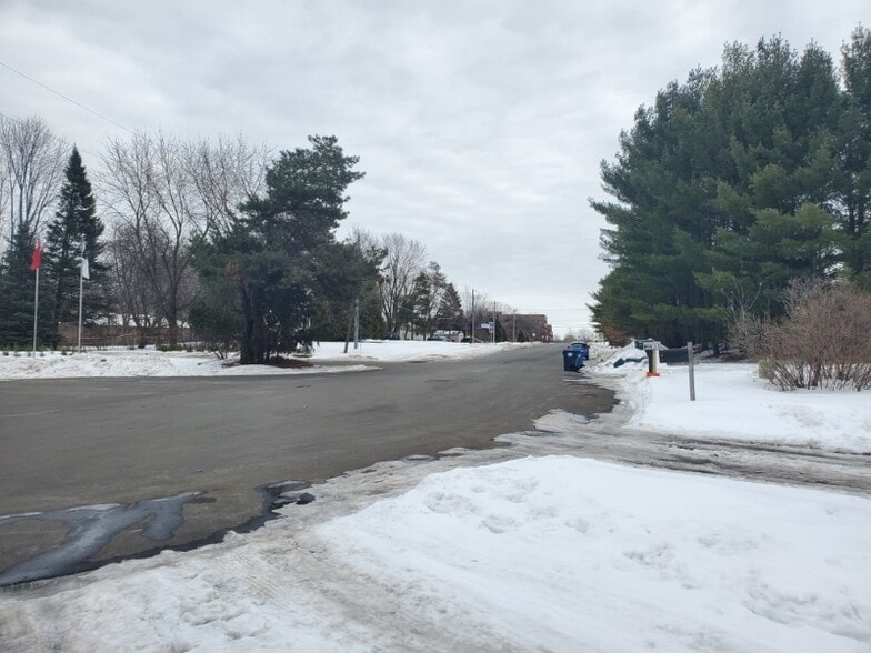 Building Photo - 1836 55th St E