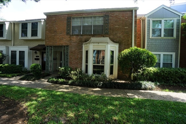 Building Photo - Charming Updated Two-Story Home in Gated C...