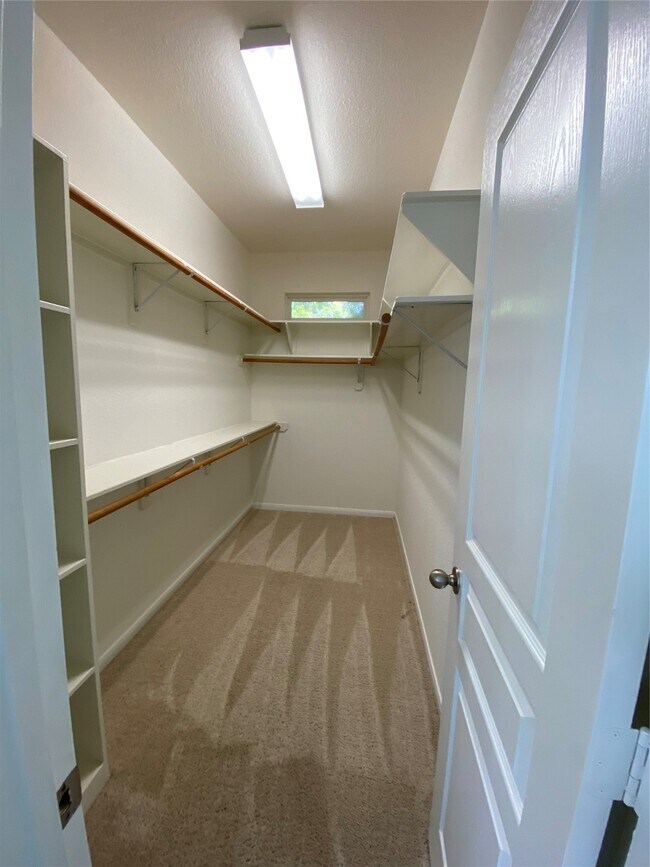 Building Photo - 9535 Empress Crossing Dr