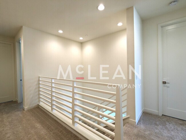 Building Photo - Beautiful Two-Story Four Bedroom Home at t...