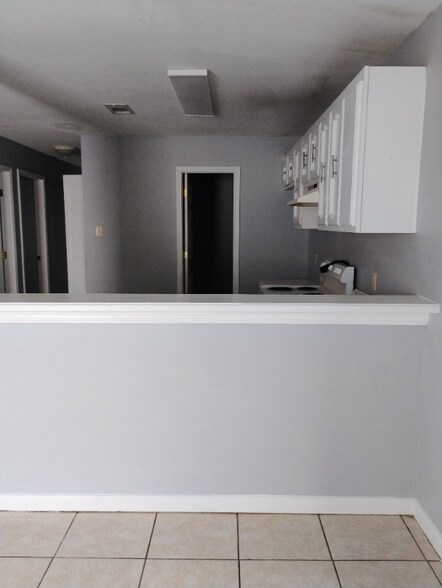 Building Photo - 9038 GSRI Ave