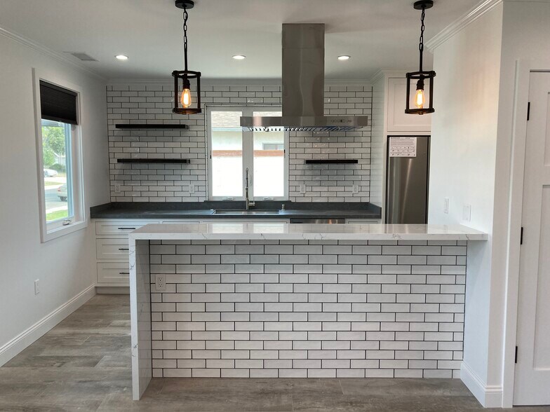 Building Photo - 5750 W 85th Pl