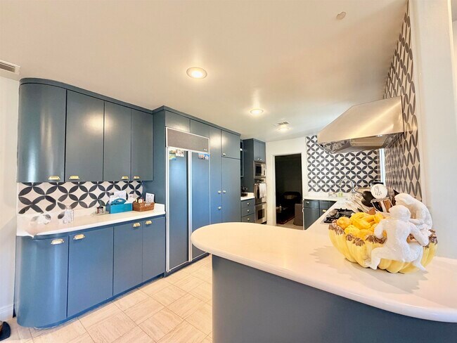 Building Photo - 205 McPherson Dr