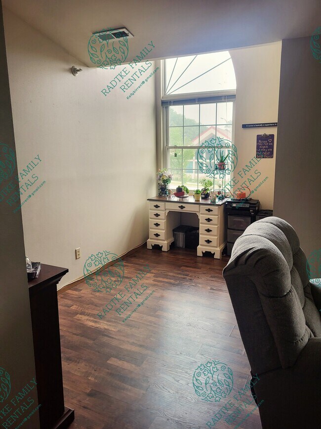 Building Photo - 11724-Bluemound