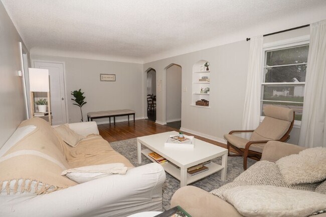 Building Photo - 1905 44th Ave NE